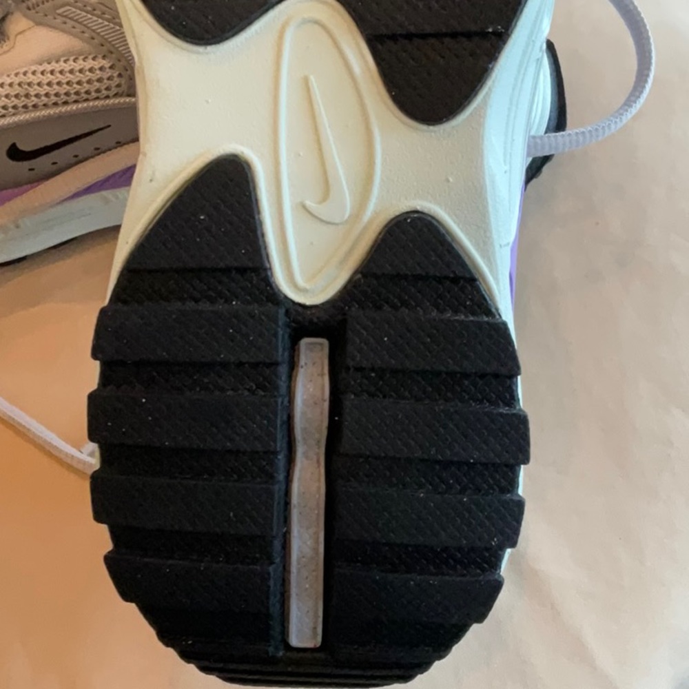 Nike Air Max Bliss Women’s Running Sneaker, Size 5 - Picture 7 of 9